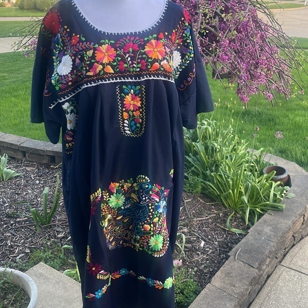 Handmade Embroidered Mexican maxi Dress colorful flowers peacock size Large